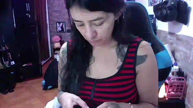 AngelaQueen  online show from June 3, 2026, 4:01 pm