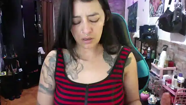 AngelaQueen  online show from June 12, 2026, 6:51 pm
