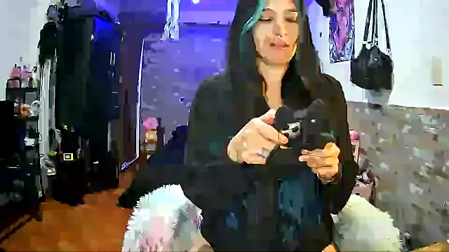 Snapshot of AngelaQueen_ chatting on July 19, 2026, 6:11 pm AngelaQueen online show from July 19, 2026, 6:11 pm