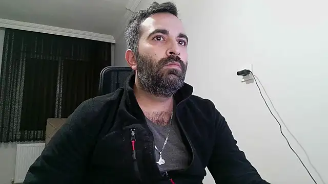 Snapshot of tgltplsr chatting on January 6, 2025, 11:31 pm tgltplsr online show from January 6, 2025, 11:31 pm