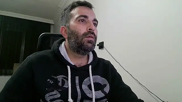 Snapshot of tgltplsr chatting on January 27, 2025, 9:33 pm tgltplsr online show from January 27, 2025, 9:33 pm