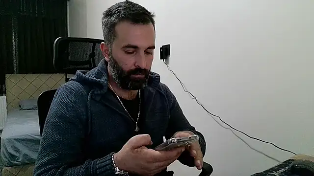 Snapshot of tgltplsr chatting on November 26, 2025, 9:49 pm tgltplsr online show from November 26, 2025, 9:49 pm