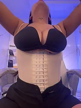 LunaBaker-1 online show from November 23, 2025, 1:00 pm