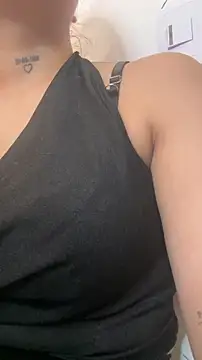 LunaBaker-1 online show from March 5, 2026, 5:47 am