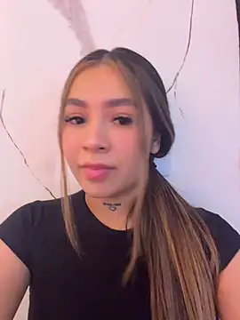 Snapshot of LunaBaker-1 chatting on June 20, 2026, 9:12 am LunaBaker-1 online show from June 20, 2026, 9:12 am
