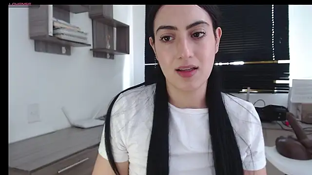 MIYESSI online show from March 8, 2025, 7:42 pm