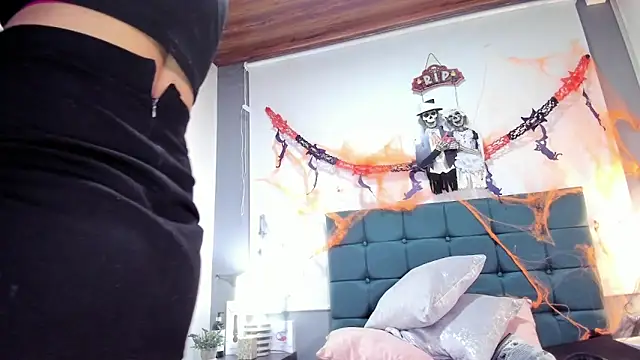 Snapshot of charlott_lens chatting on October 31, 2025, 2:29 pm charlott lens online show from October 31, 2025, 2:29 pm