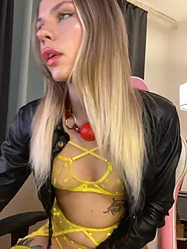 Snapshot of KittyKatyDream chatting on March 13, 2026, 5:30 pm KittyKatyDream online show from March 13, 2026, 5:30 pm