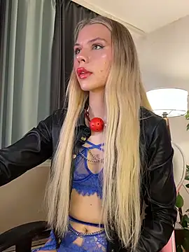 Snapshot of KittyKatyDream chatting on March 25, 2026, 4:35 pm KittyKatyDream online show from March 25, 2026, 4:35 pm