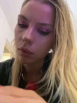KittyKatyDream online show from May 9, 2026, 2:11 pm