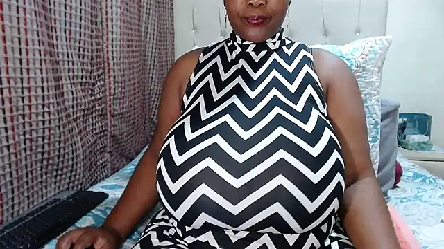 Snapshot of CHOCOLATEDARKBUSTYX chatting on December 11, 2024, 4:53 pm CHOCOLATEDARKBUSTYX online show from December 11, 2024, 4:53 pm