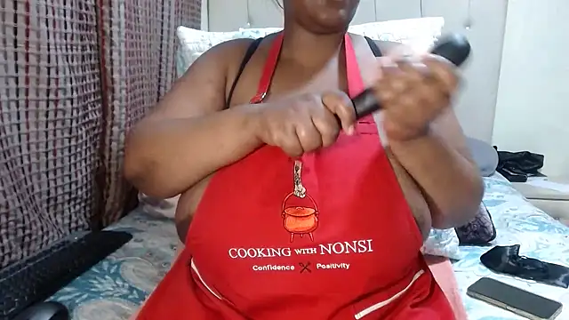 Snapshot of CHOCOLATEDARKBUSTYX chatting on September 9, 2025, 6:07 pm CHOCOLATEDARKBUSTYX online show from September 9, 2025, 6:07 pm