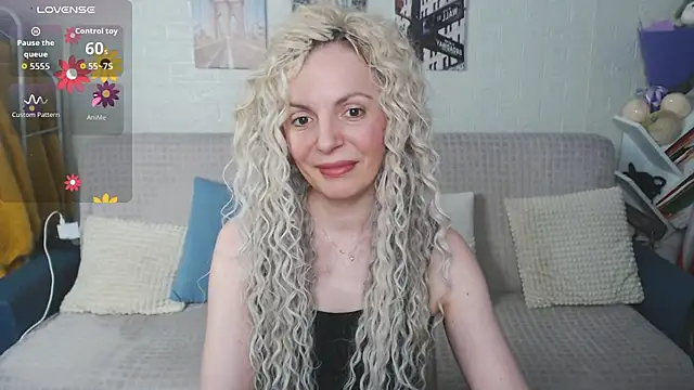 Snapshot of kiramarta chatting on November 25, 2025, 5:57 pm kiramarta online show from November 25, 2025, 5:57 pm