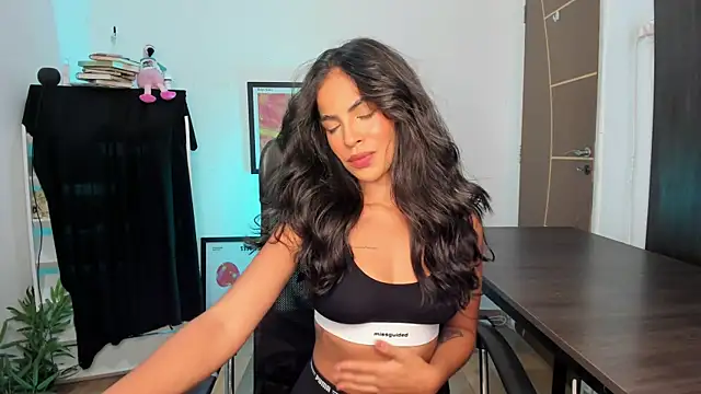 camille-rose online show from April 26, 2026, 5:10 pm