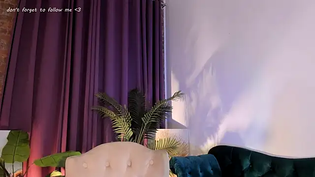 LauraCoy online show from January 30, 2025, 8:21 pm