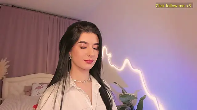 LauraCoy online show from March 18, 2026, 8:45 pm