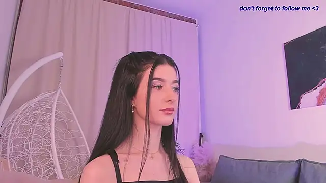 Snapshot of LauraCoy chatting on May 7, 2026, 8:58 pm LauraCoy online show from May 7, 2026, 8:58 pm
