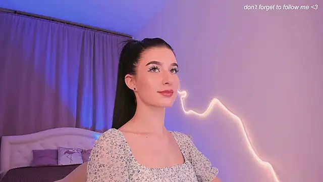 Snapshot of LauraCoy chatting on June 2, 2026, 9:50 pm LauraCoy online show from June 2, 2026, 9:50 pm