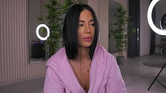 Snapshot of Abbela_White chatting on February 13, 2025, 6:41 am Abbela White online show from February 13, 2025, 6:41 am