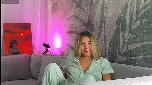 Snapshot of lily__foster chatting on December 10, 2024, 7:37 am lily foster online show from December 10, 2024, 7:37 am