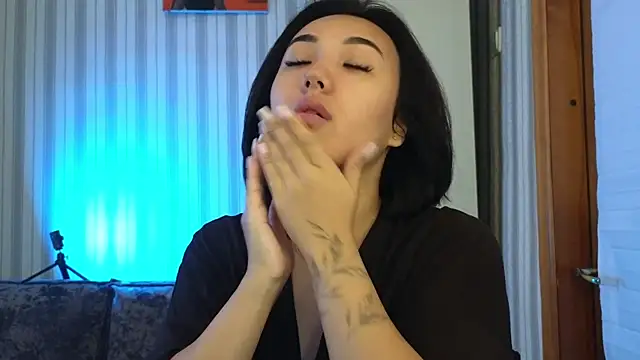 Snapshot of lily__foster chatting on September 19, 2025, 6:48 am lily foster online show from September 19, 2025, 6:48 am