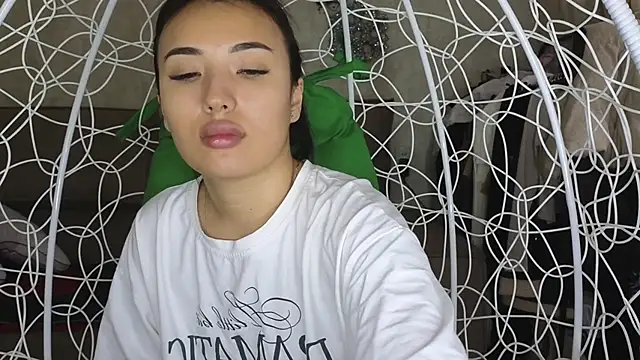 Snapshot of lily__foster chatting on October 15, 2025, 5:29 am lily foster online show from October 15, 2025, 5:29 am