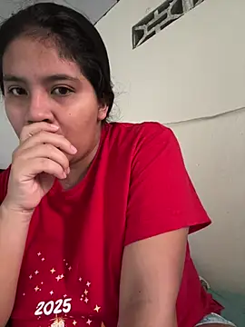 Snapshot of moncerrat_luna chatting on May 8, 2026, 2:11 pm moncerrat luna online show from May 8, 2026, 2:11 pm