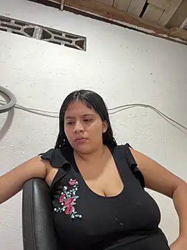 Snapshot of moncerrat_luna chatting on June 8, 2026, 7:25 pm moncerrat luna online show from June 8, 2026, 7:25 pm