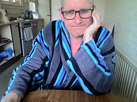 Snapshot of daddyflash chatting on June 6, 2026, 9:36 am daddyflash online show from June 6, 2026, 9:36 am