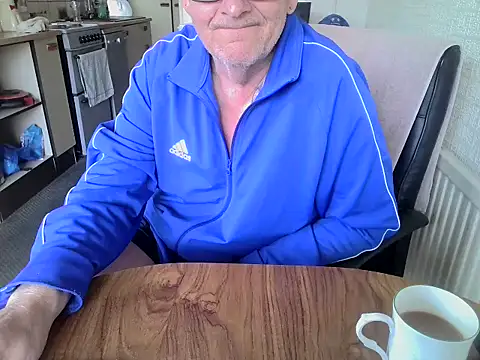 Snapshot of daddyflash chatting on June 11, 2026, 9:18 am daddyflash online show from June 11, 2026, 9:18 am