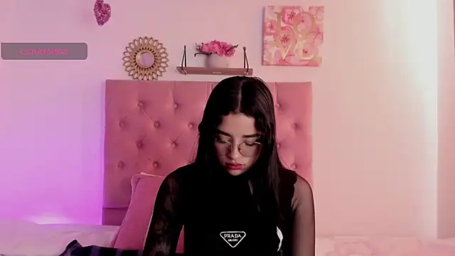 Snapshot of aliice_walker_ chatting on December 5, 2024, 3:28 pm aliice walker online show from December 5, 2024, 3:28 pm