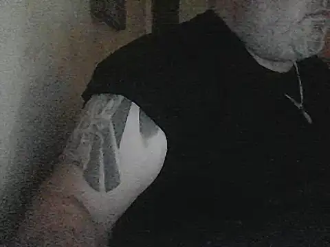 Snapshot of Paolino_8316 chatting on December 13, 2025, 11:32 pm Paolino 8316 online show from December 13, 2025, 11:32 pm