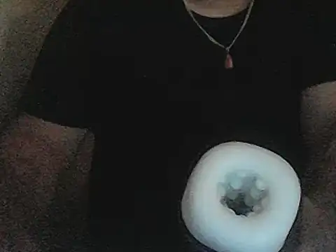 Snapshot of Paolino_8316 chatting on December 14, 2025, 11:31 pm Paolino 8316 online show from December 14, 2025, 11:31 pm