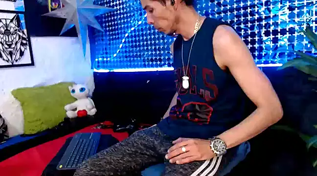 Snapshot of Mensecret69 chatting on January 4, 2025, 1:10 am Mensecret69 online show from January 4, 2025, 1:10 am