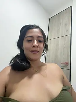 Sophie  Foxxx online show from June 15, 2026, 11:29 pm