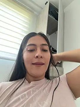 Snapshot of Sophie__Foxxx chatting on June 28, 2026, 3:40 pm Sophie Foxxx online show from June 28, 2026, 3:40 pm