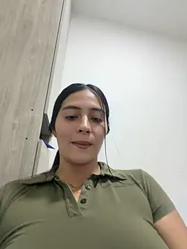 Snapshot of Sophie__Foxxx chatting on July 14, 2026, 2:05 am Sophie Foxxx online show from July 14, 2026, 2:05 am
