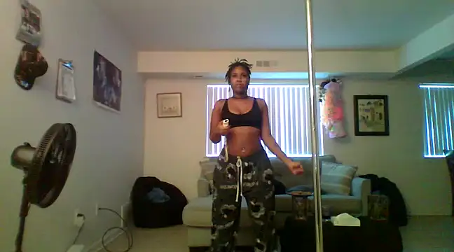 Snapshot of shauntaeme chatting on January 13, 2025, 9:31 pm shauntaeme online show from January 13, 2025, 9:31 pm