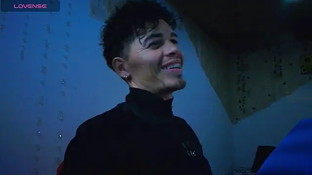 kisstarxxx online show from September 16, 2025, 3:18 am