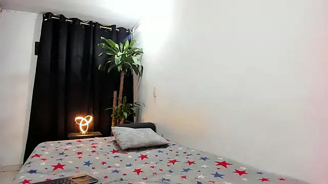 Lia-y-felipe online show from July 6, 2026, 10:56 pm