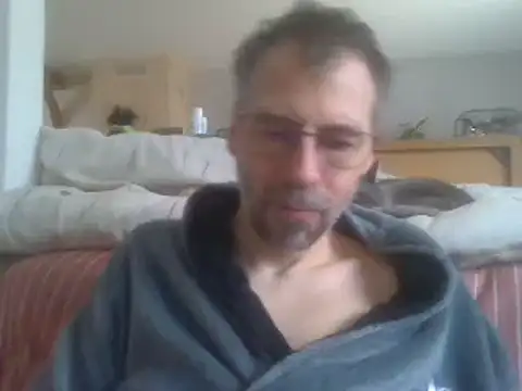 Snapshot of ptitcanard60600 chatting on December 15, 2024, 1:00 pm ptitcanard60600 online show from December 15, 2024, 1:00 pm