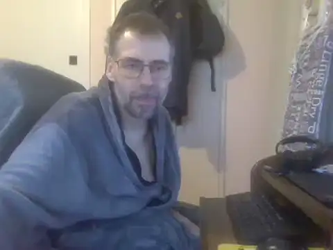 Snapshot of ptitcanard60600 chatting on February 6, 2025, 10:15 am ptitcanard60600 online show from February 6, 2025, 10:15 am