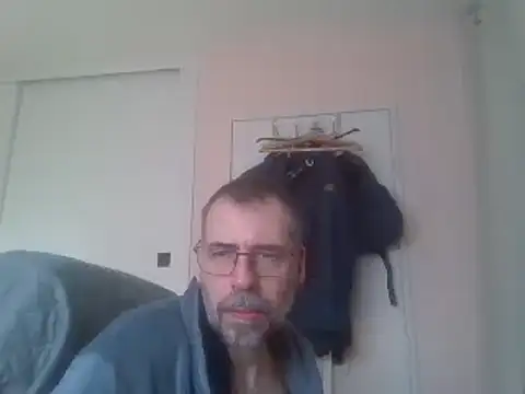 Snapshot of ptitcanard60600 chatting on March 20, 2025, 2:10 pm ptitcanard60600 online show from March 20, 2025, 2:10 pm