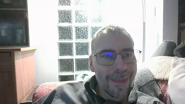 Snapshot of ptitcanard60600 chatting on March 2, 2026, 9:43 pm ptitcanard60600 online show from March 2, 2026, 9:43 pm