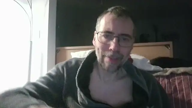 Snapshot of ptitcanard60600 chatting on March 31, 2026, 9:48 pm ptitcanard60600 online show from March 31, 2026, 9:48 pm