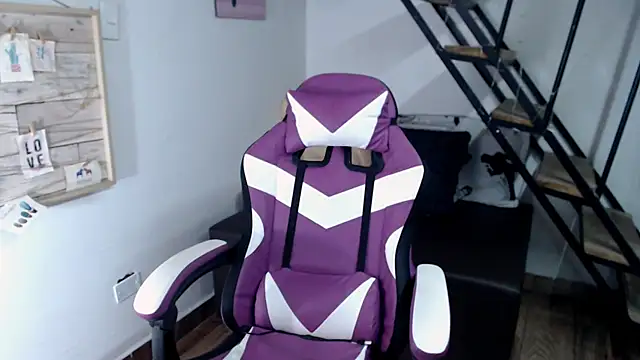 samantha baby  online show from October 20, 2025, 5:46 pm