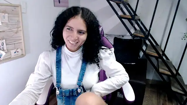 samantha baby  online show from December 14, 2025, 4:56 pm