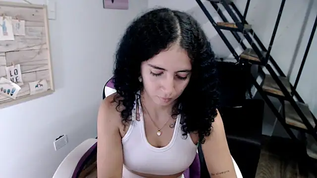 samantha baby  online show from December 17, 2025, 6:25 pm