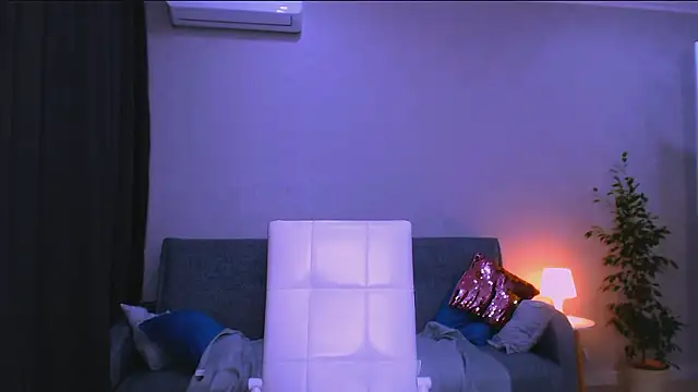 Snapshot of LesleySweet chatting on February 5, 2026, 2:43 pm LesleySweet online show from February 5, 2026, 2:43 pm