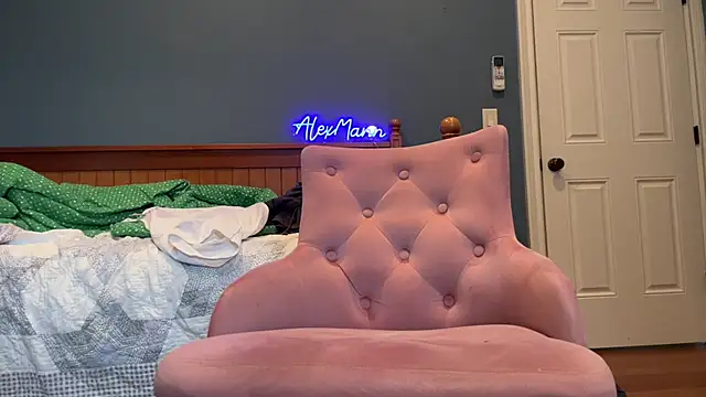 Snapshot of alexmannd chatting on December 15, 2024, 5:53 pm alexmannd online show from December 15, 2024, 5:53 pm